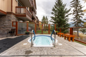 Splendid 1 Bdrm Mountain Condo! Hot tub! Park Pass managed by Little Sister Getaways